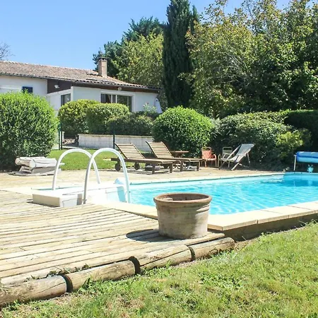 3 Bedroom Awesome In Atur Сasa de vacaciones Boulazac Isle Manoire