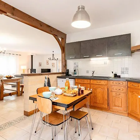 3 Bedroom Awesome In Atur Tatil Evi Boulazac Isle Manoire